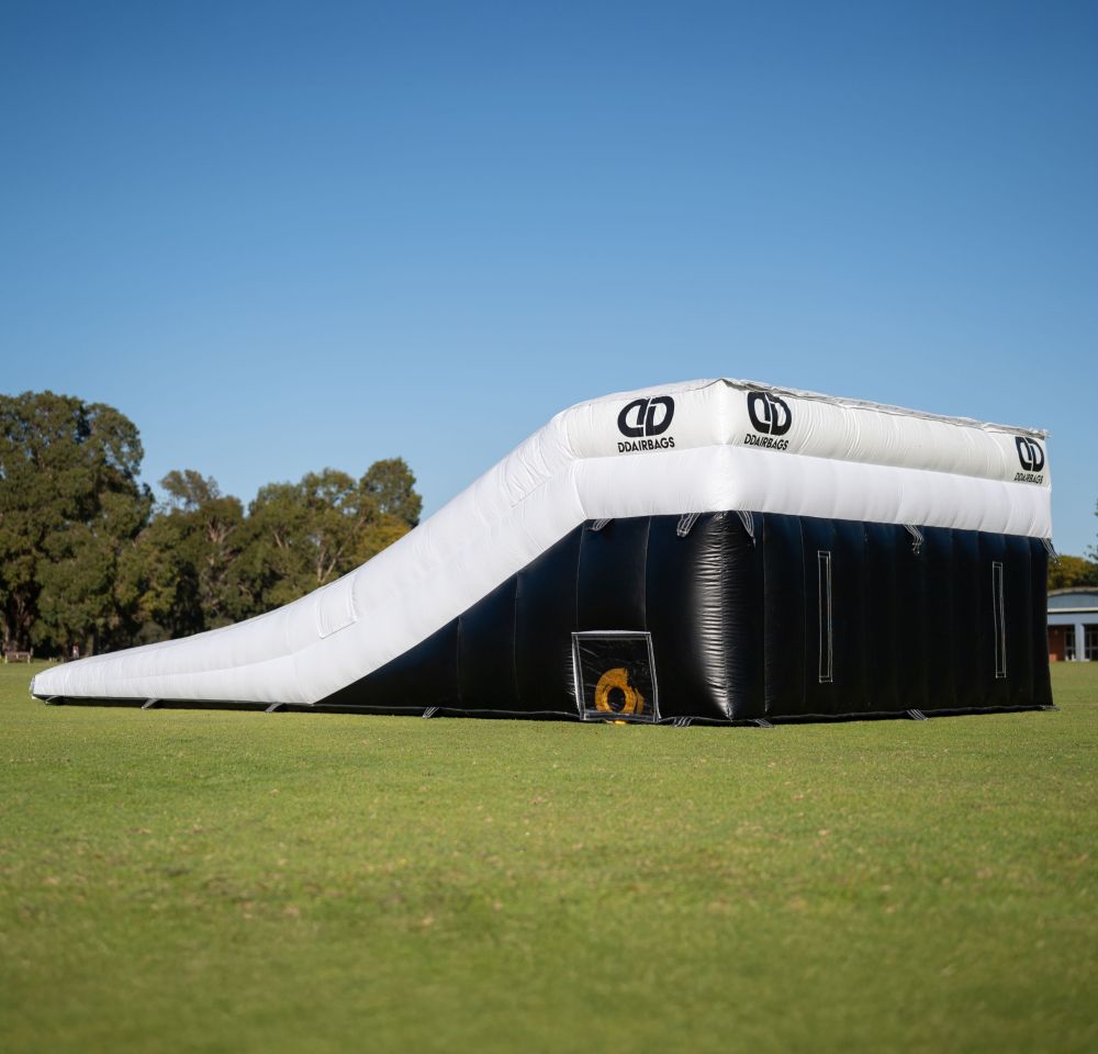 MTB NextStep Airbag Landing