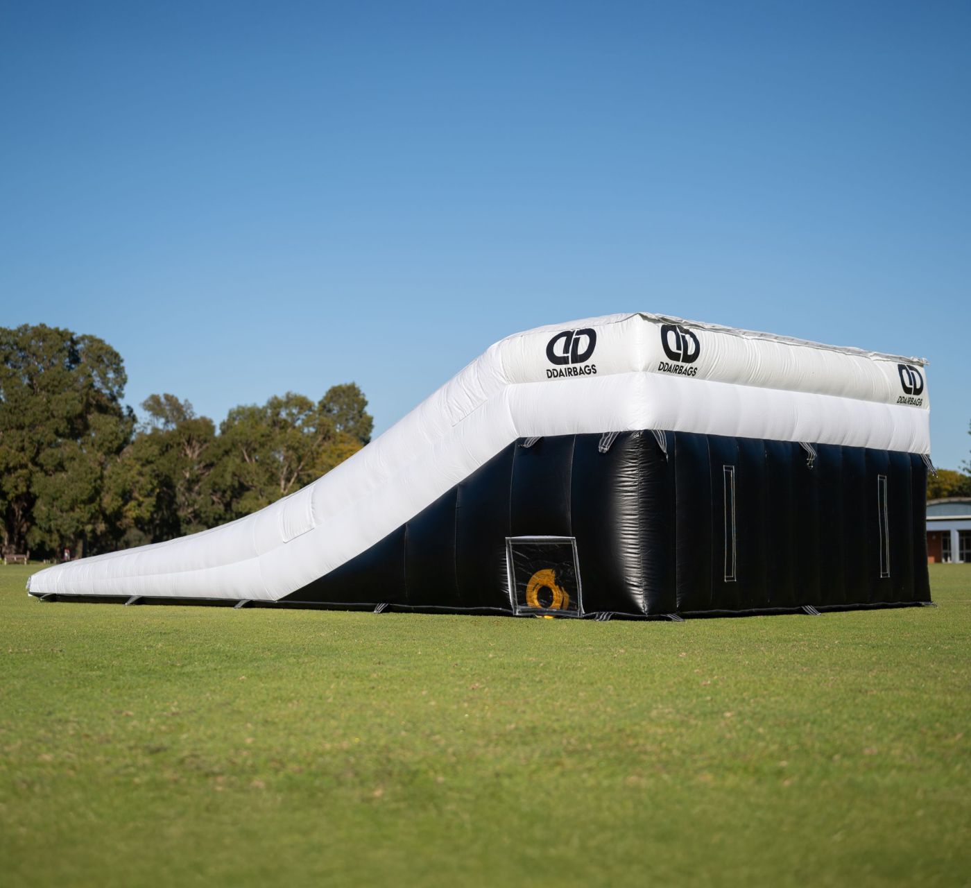 MTB NextStep Airbag Landing
