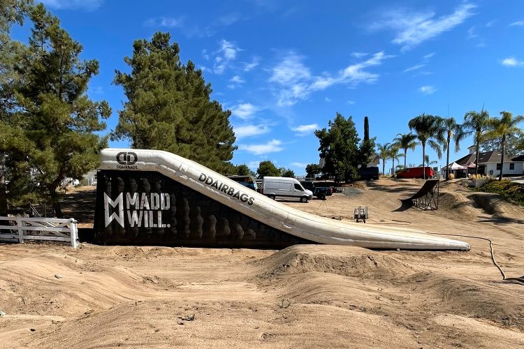 FMX Inflatable Airbag Landings