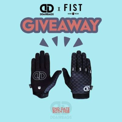 dd+airbags+fist+gloves